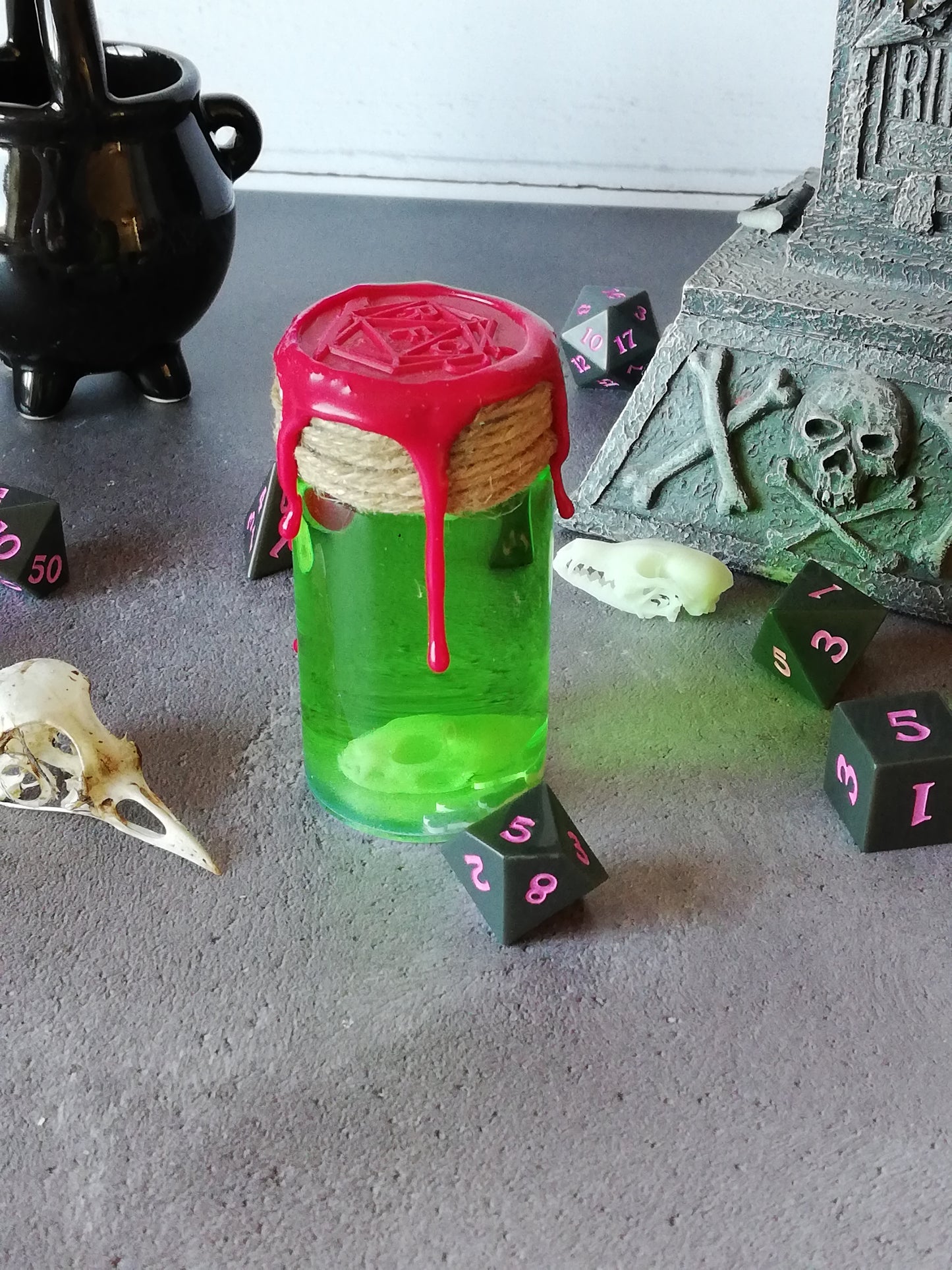 Gelatinous Tube - D20 Floating Dice Potion