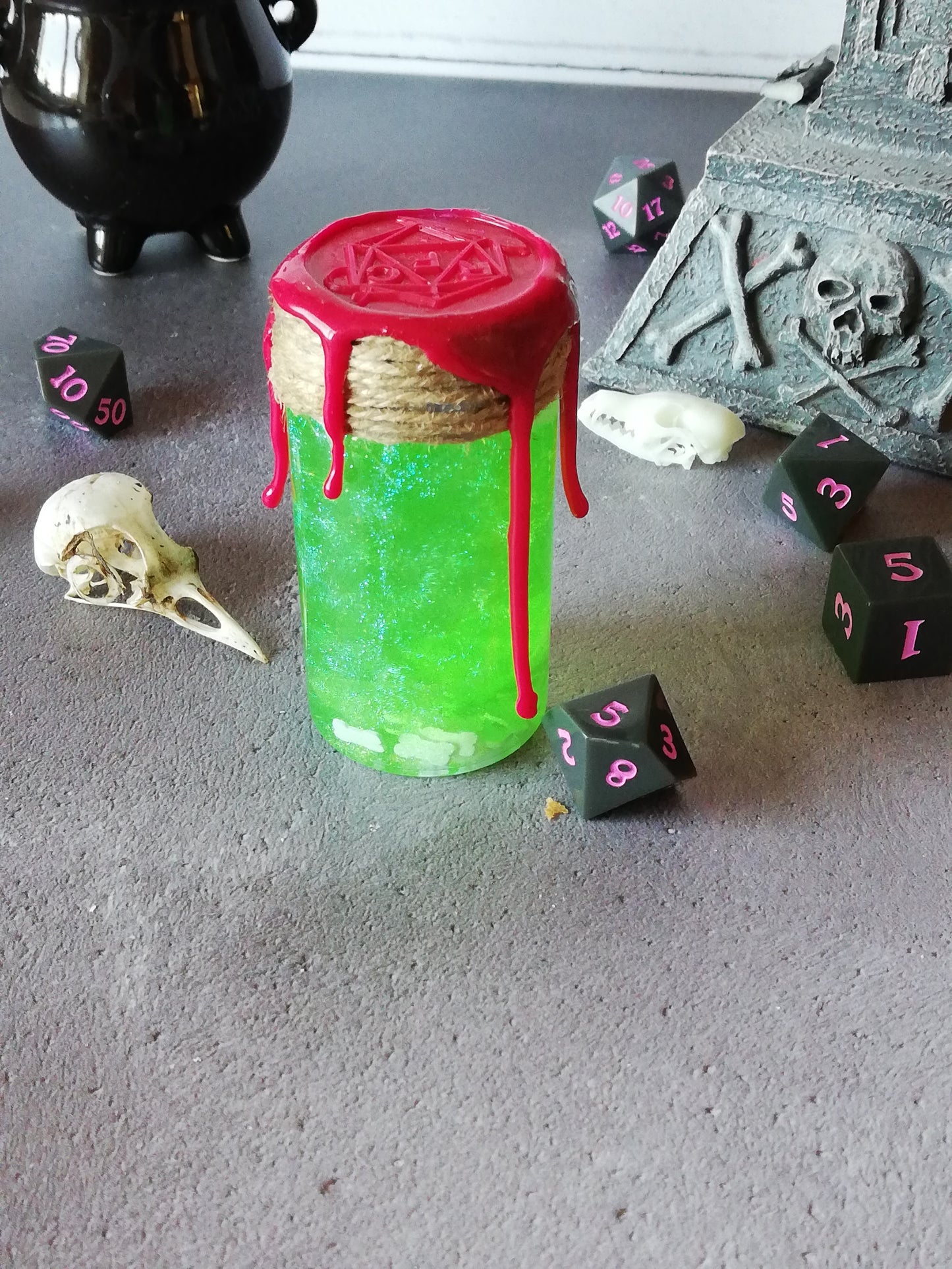 Gelatinous Tube - D20 Floating Dice Potion