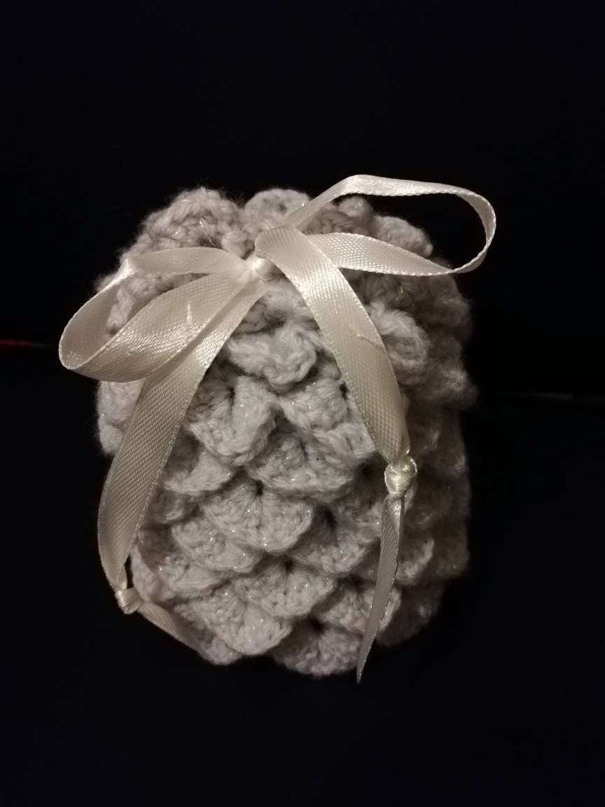 Frost Dragon Egg Dice Bag! - Silver and White // Crocheted scale effect bag, handmade, great for dice storage
