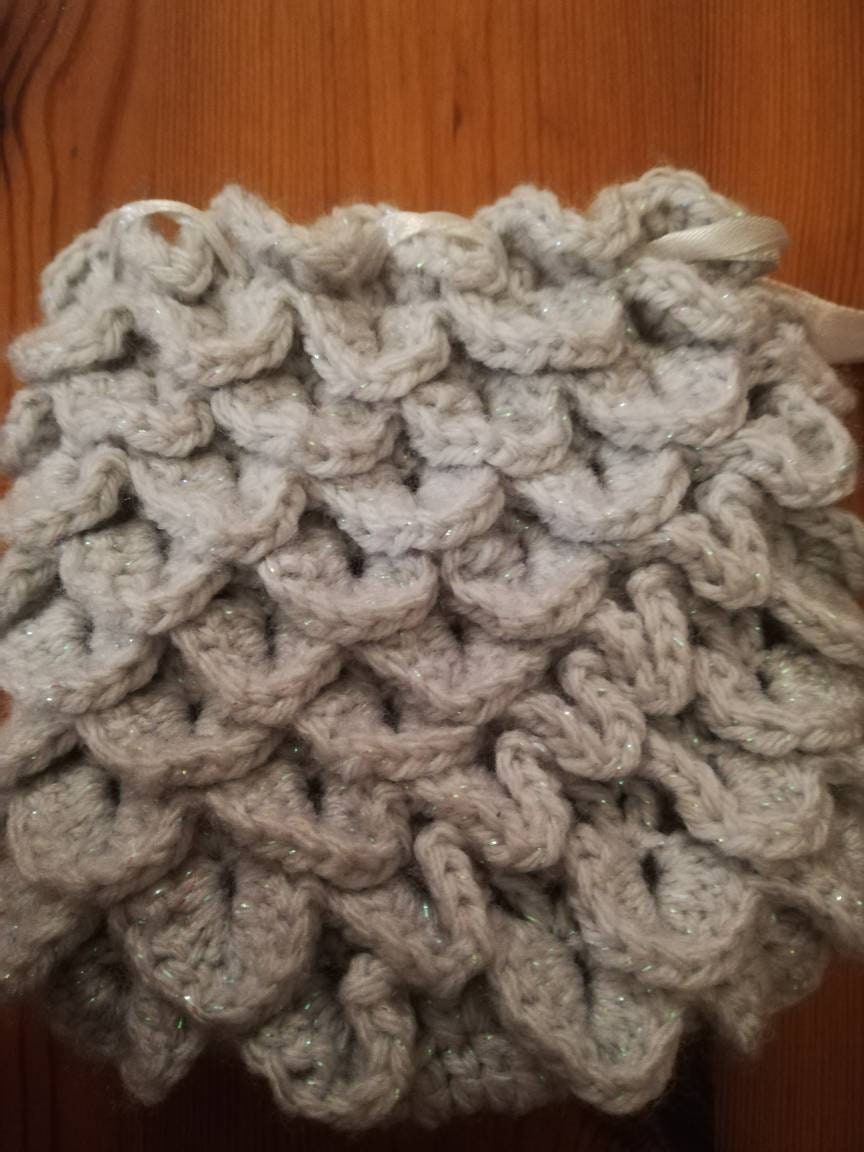 Frost Dragon Egg Dice Bag! - Silver and White // Crocheted scale effect bag, handmade, great for dice storage